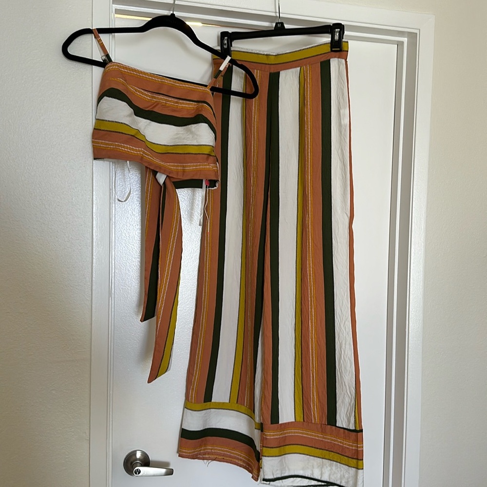 Gorgeous top and pants set